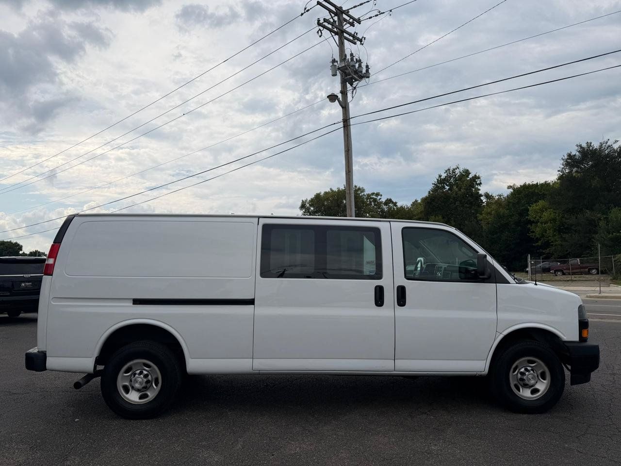 Used 2021 Chevrolet Express 2500 Extended w/ Driver Convenience Package RWD image 5