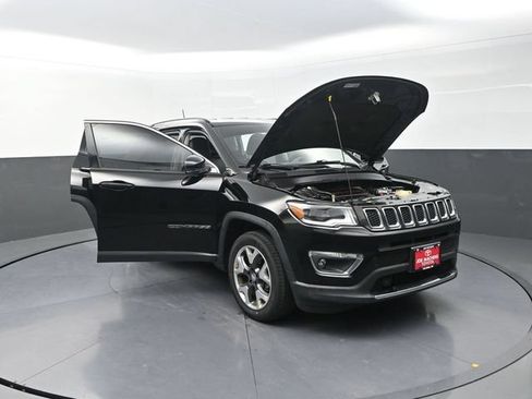 Used 2018 Jeep Compass Limited w/ Navigation Group AWD/4WD image 38