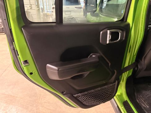 Certified 2018 Jeep Wrangler Unlimited Rubicon AWD/4WD image 31