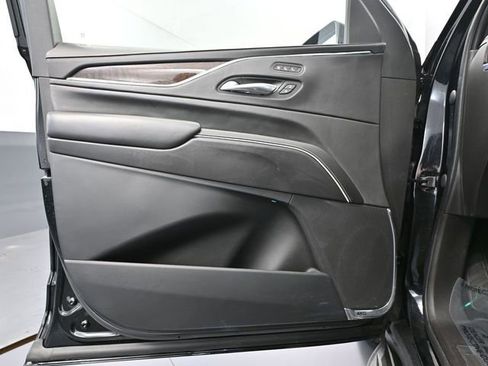 Used 2021 Cadillac Escalade ESV Premium Luxury Platinum image 22