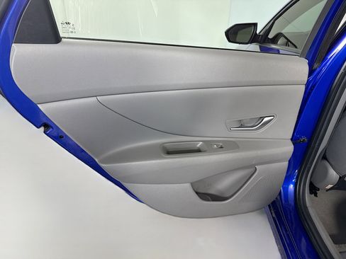 Used 2024 Hyundai Elantra SE image 25