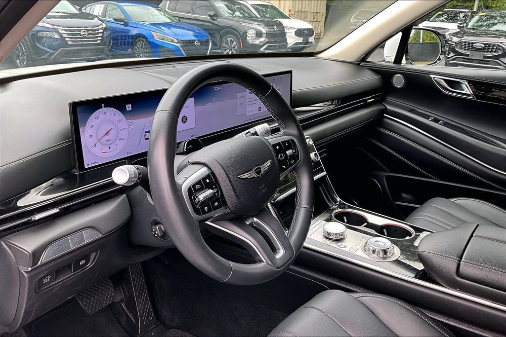 Used 2025 Genesis GV80 2.5T Standard AWD/4WD image 17