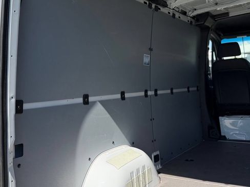 Used 2025 Mercedes-Benz Sprinter 2500 image 15