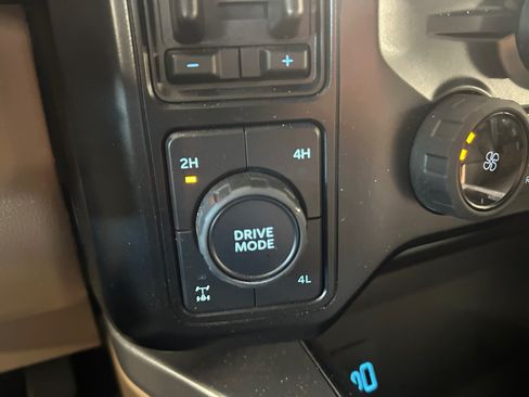 Used 2024 Ford F350 XLT AWD/4WD image 16