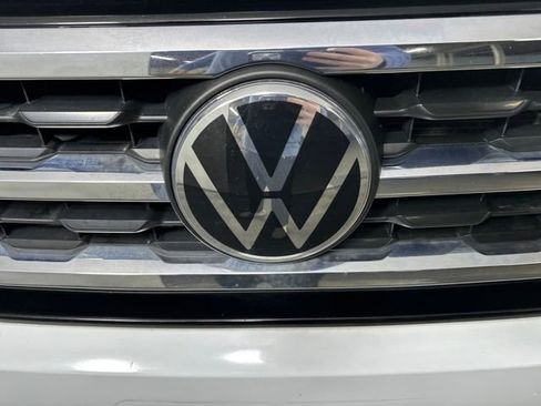 Used 2021 Volkswagen Atlas SE w/ Panoramic Sunroof Package image 9