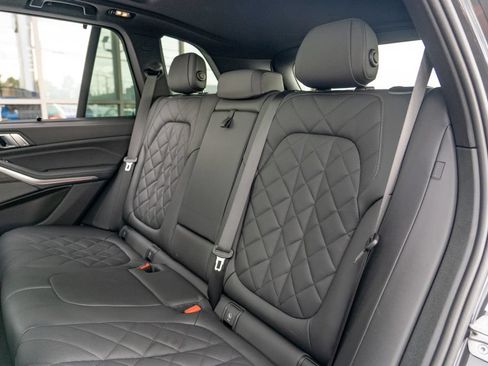 Used 2025 BMW X5 M60i AWD/4WD image 17