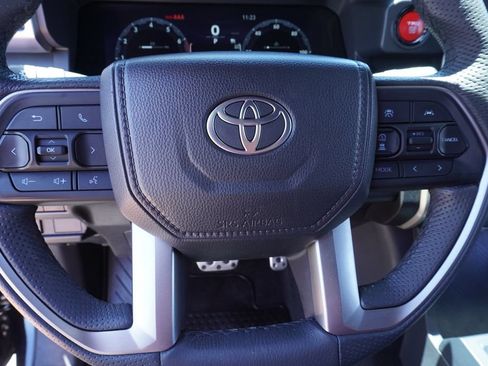 Used 2025 Toyota Tacoma TRD Sport AWD/4WD image 19