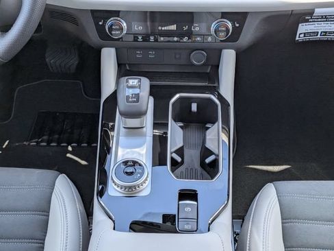 New 2026 Mitsubishi Outlander SE FWD image 17