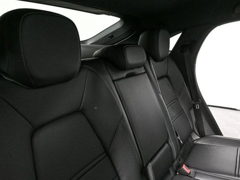 Used 2026 Porsche Cayenne Coupe AWD/4WD image 24