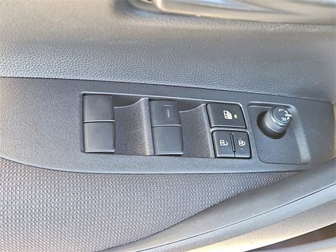 Used 2025 Toyota Corolla LE image 17