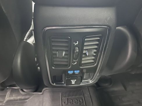 Used 2021 Jeep Grand Cherokee Limited w/ Trailer Tow Group IV image 19