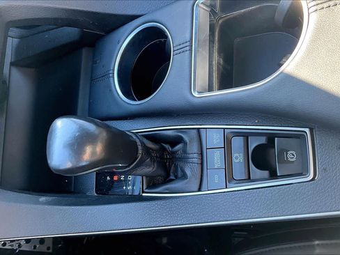 Used 2019 Toyota Avalon Touring image 34