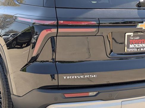 Used 2026 Chevrolet Traverse LT w/ Driver Confidence Package image 8