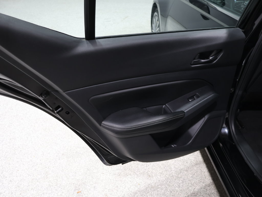 Used 2025 Nissan Altima 2.5 SV FWD image 19