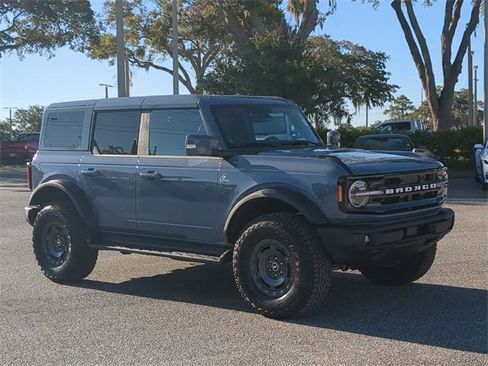New 2025 Ford Bronco Outer Banks w/ Sasquatch Package image 2