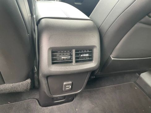 Used 2022 GMC Terrain SLT image 25