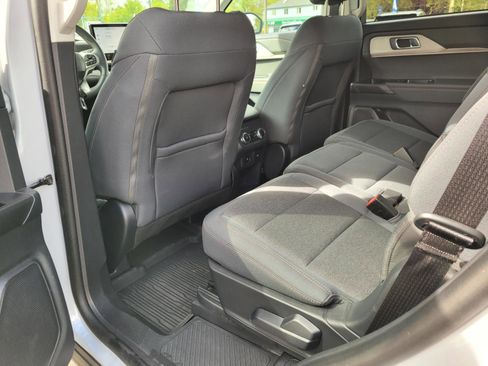 Used 2025 Ford Explorer Active image 14