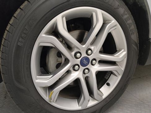 Used 2017 Ford Edge Titanium w/ Technology Package image 31