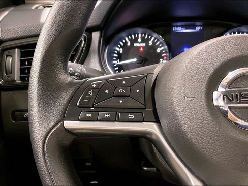 Used 2018 Nissan Rogue Sport SV AWD/4WD image 11