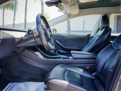 Used 2018 Tesla Model 3 Long Range image 7