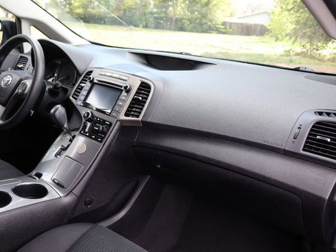 Used 2015 Toyota Venza LE image 17