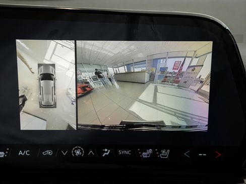 New 2026 Chevrolet Traverse RS image 23