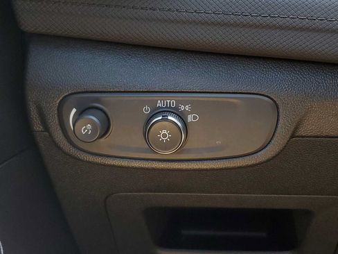 Used 2025 Chevrolet TrailBlazer LT FWD image 30