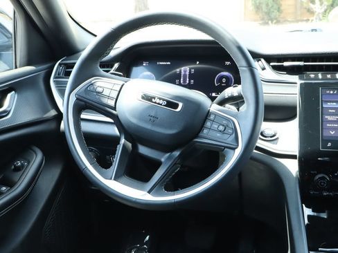 Used 2023 Jeep Grand Cherokee Altitude AWD/4WD image 26