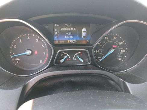 Used 2018 Ford Focus SE w/ SE Appearance Package FWD image 23