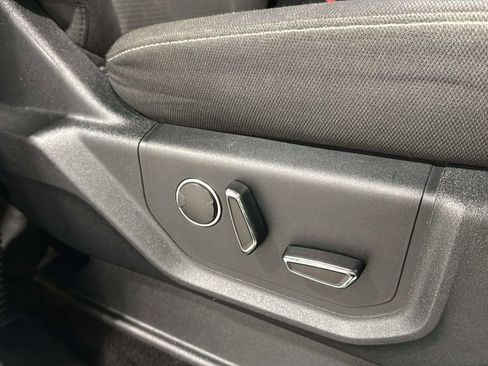 Used 2017 Ford F150 XLT w/ Equipment Group 302A Luxury AWD/4WD image 9