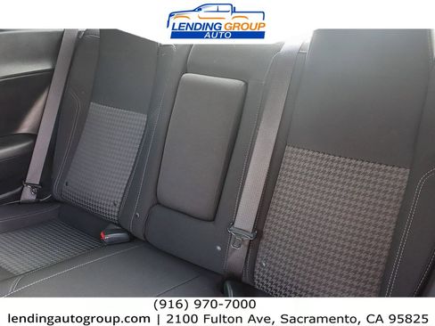 Used 2019 Dodge Challenger SXT image 17