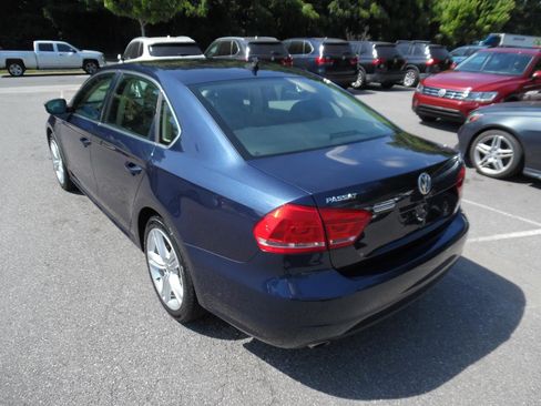 Used 2015 Volkswagen Passat TDI SE FWD image 3
