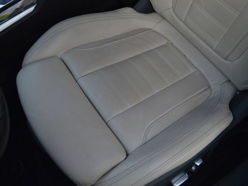 Used 2019 BMW 330i Sedan w/ Premium Package image 25