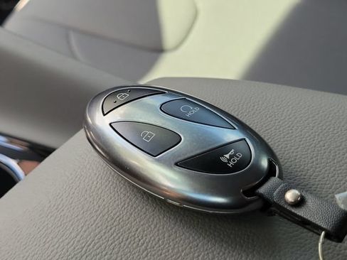 Used 2025 Hyundai Elantra Hybrid FWD image 34