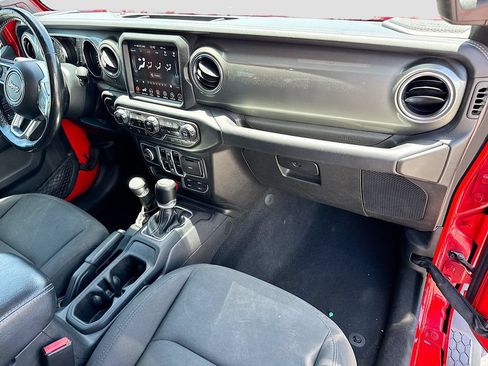 Used 2022 Jeep Wrangler Unlimited Sahara w/ Cold Weather Group AWD/4WD image 34