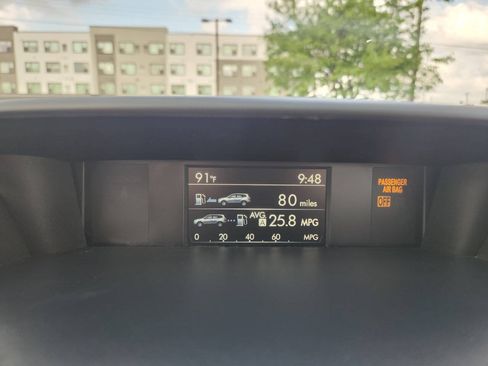 Used 2018 Subaru Forester 2.5i AWD/4WD image 22
