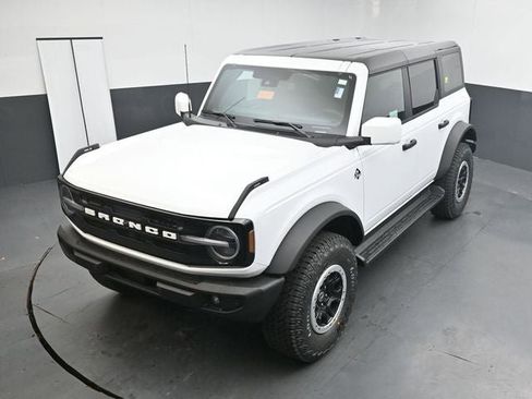 New 2026 Ford Bronco Outer Banks w/ Sasquatch Package AWD/4WD image 17