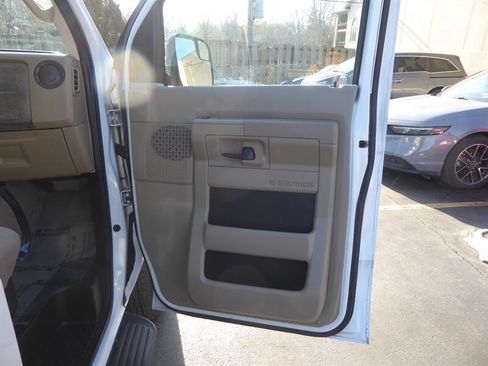 Used 2009 Ford E-350 and Econoline 350 XL image 22