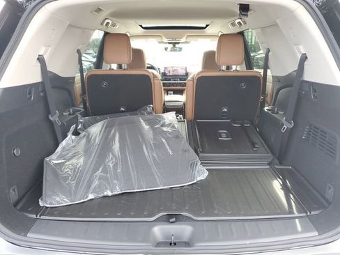 New 2026 Nissan Pathfinder Platinum AWD/4WD image 12