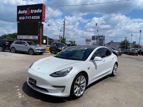 Used 2018 Tesla Model 3 Long Range RWD image 4