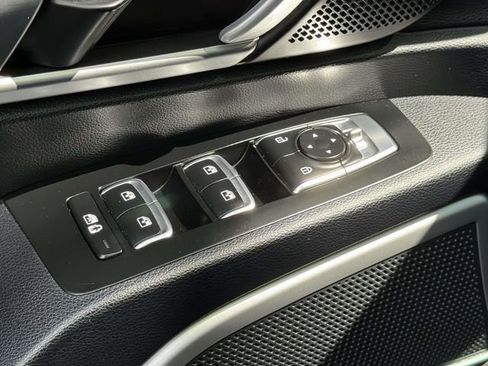 Used 2022 Kia Telluride S AWD/4WD image 9