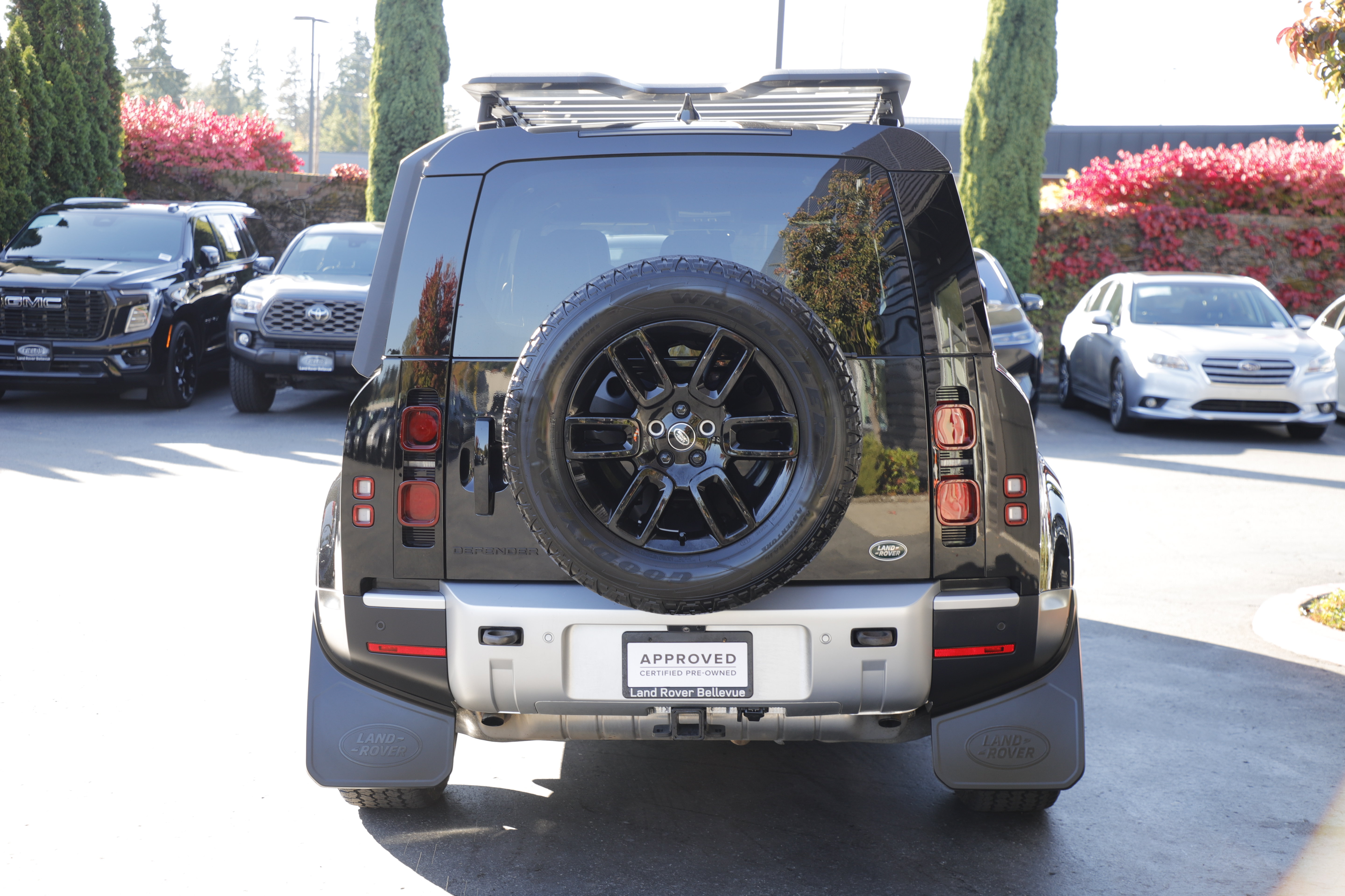 Used 2023 Land Rover Defender 110 S AWD/4WD image 5