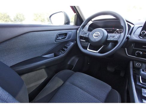 Used 2021 Nissan Rogue S FWD image 11