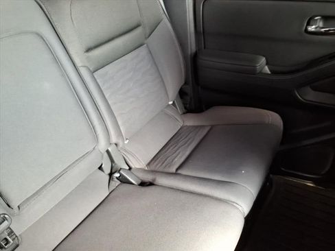 Used 2023 Nissan Frontier SV w/ Tow Package image 19