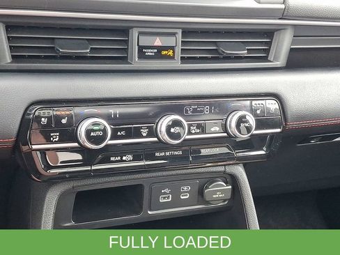 Used 2025 Honda Pilot Black Edition image 21