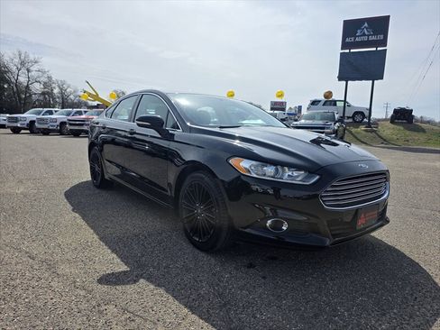 Used 2016 Ford Fusion SE w/ Equipment Group 202A AWD/4WD image 2