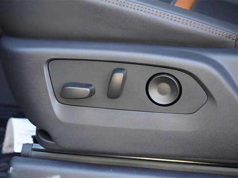 New 2026 GMC Sierra 1500 AT4 w/ AT4 Premium Package image 24