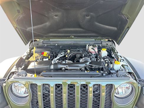 Used 2022 Jeep Gladiator Mojave w/ Cold Weather Group image 34