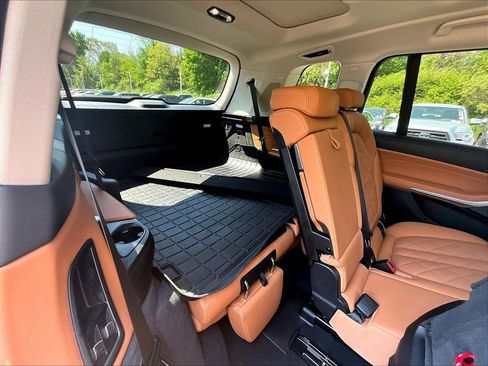 Used 2024 BMW X7 xDrive40i w/ Premium Package AWD/4WD image 17