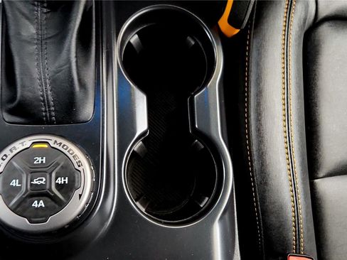 Used 2024 Ford Bronco Badlands image 33